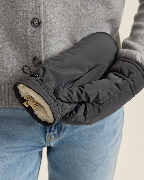 Теплые варежки текстильные, серый